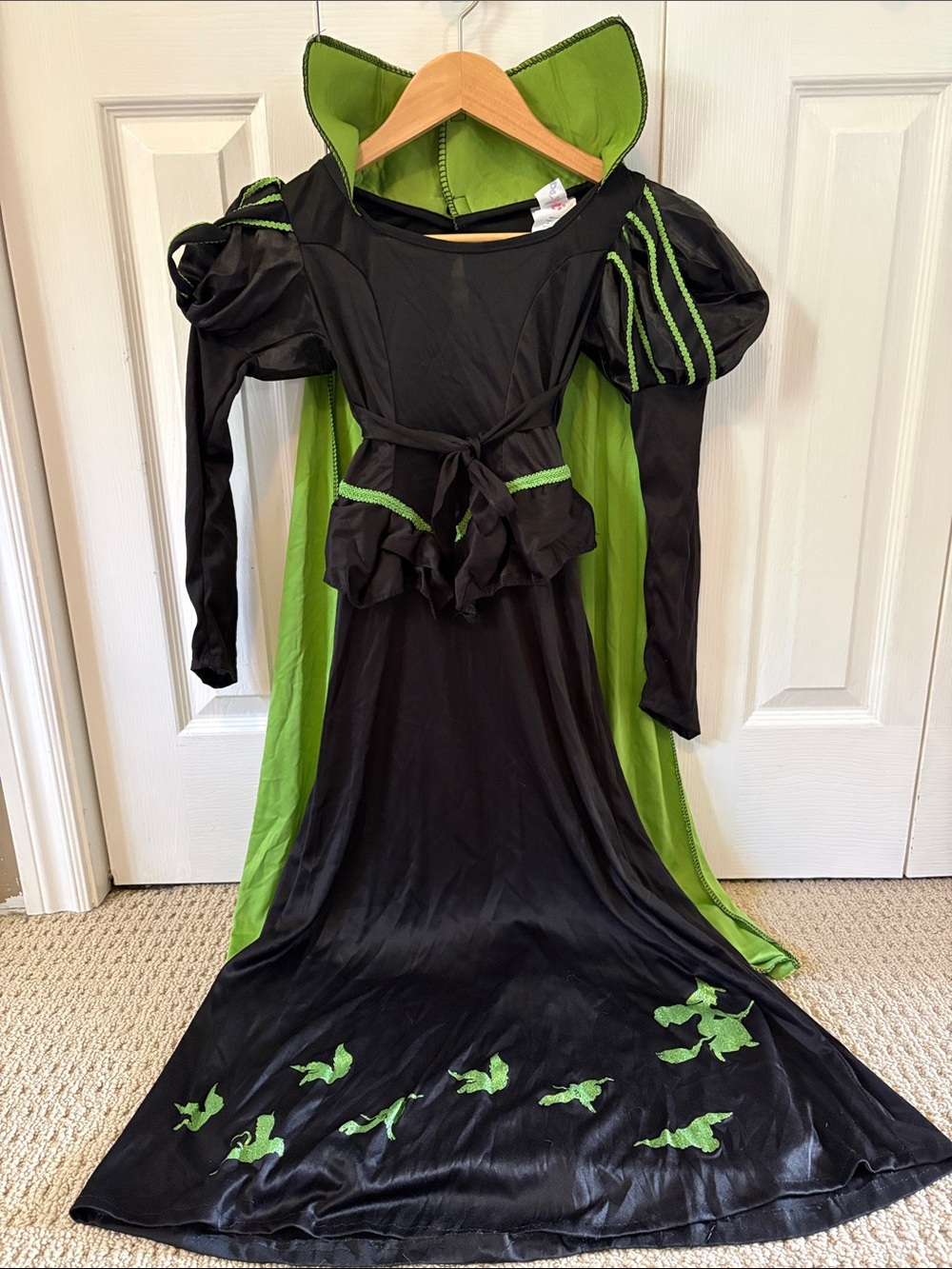 Girls Black and Green Witch Costume with Hooded Cape
